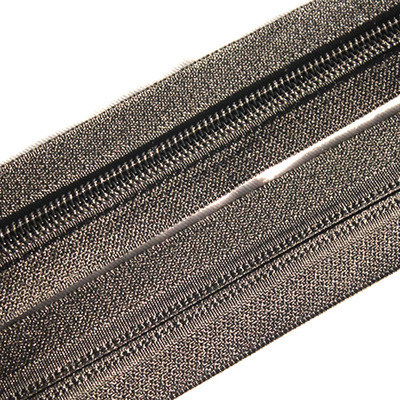 沈陽(yáng)沈河區(qū)華陽(yáng)達(dá)服裝輔料批發(fā)部 多色拉鏈直銷(xiāo)，價(jià)格優(yōu)惠，品質(zhì)可靠